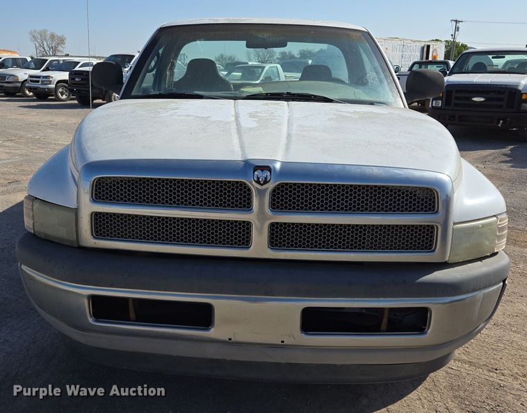 image for item EL5533 2001 Dodge Ram 1500 pickup truck