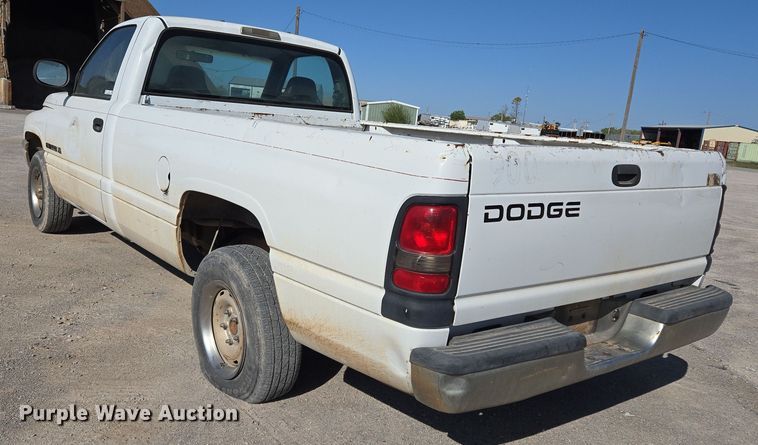 image for item EL5533 2001 Dodge Ram 1500 pickup truck