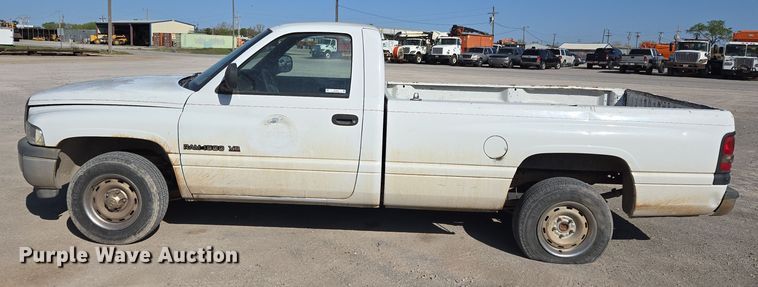 image for item EL5533 2001 Dodge Ram 1500 pickup truck