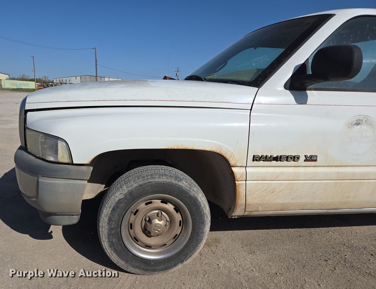 image for item EL5533 2001 Dodge Ram 1500 pickup truck