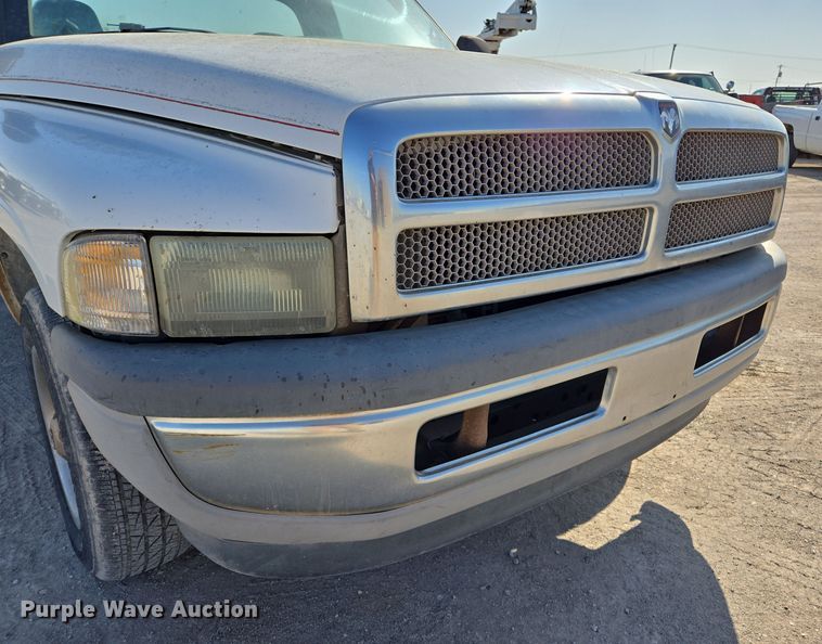image for item EL5533 2001 Dodge Ram 1500 pickup truck
