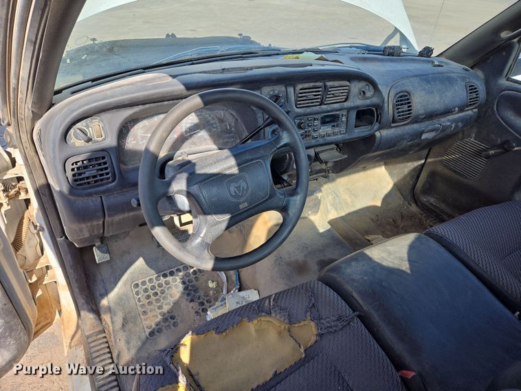 image for item EL5533 2001 Dodge Ram 1500 pickup truck