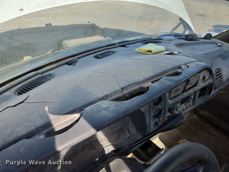 image for item EL5533 2001 Dodge Ram 1500 pickup truck