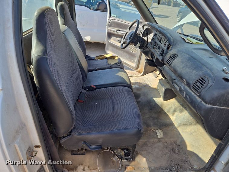 image for item EL5533 2001 Dodge Ram 1500 pickup truck