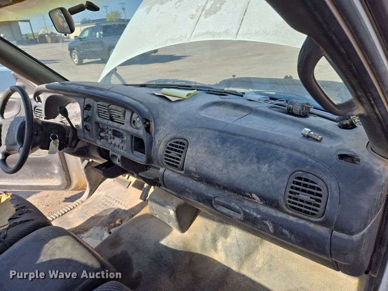 image for item EL5533 2001 Dodge Ram 1500 pickup truck