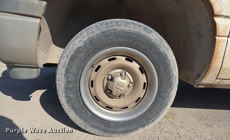 image for item EL5533 2001 Dodge Ram 1500 pickup truck