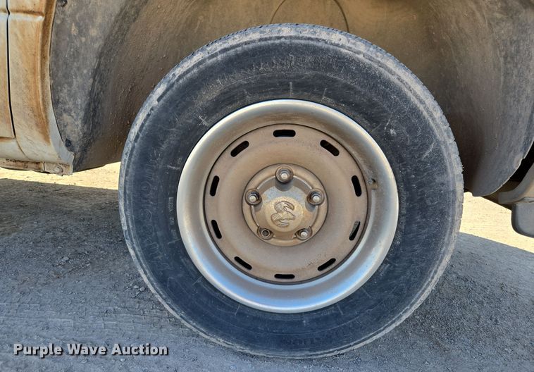 image for item EL5533 2001 Dodge Ram 1500 pickup truck