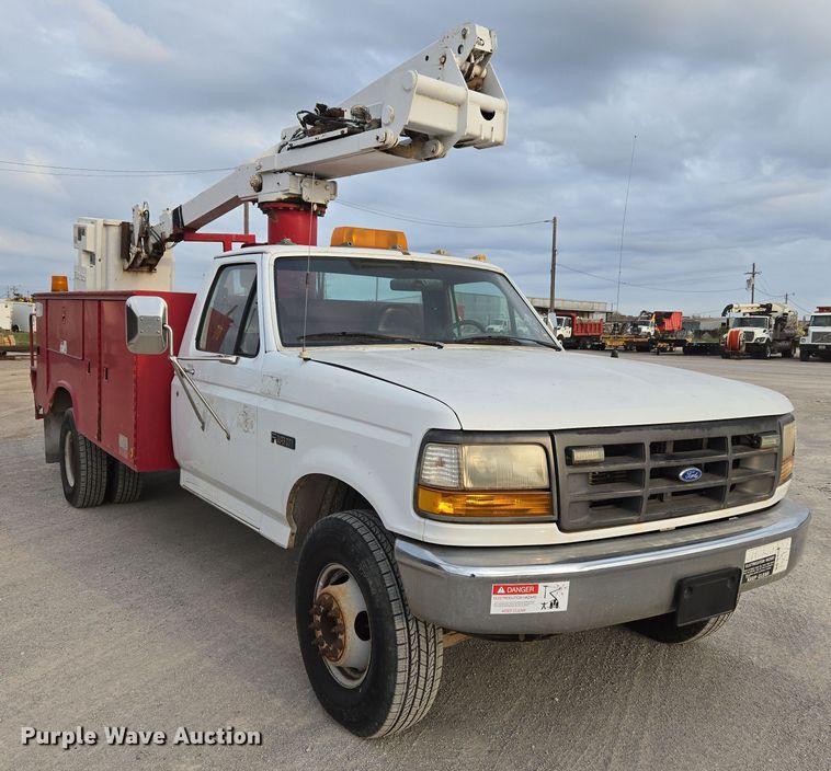 image for item EL5535 1997 Ford F450 Super Duty bucket truck