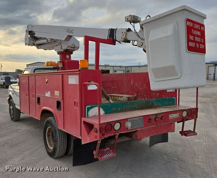 image for item EL5535 1997 Ford F450 Super Duty bucket truck