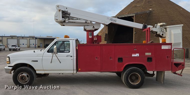 image for item EL5535 1997 Ford F450 Super Duty bucket truck