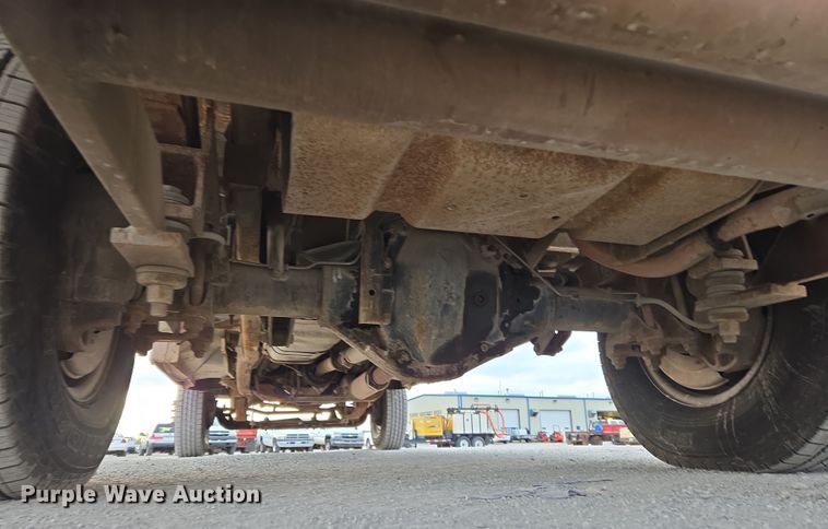 image for item EL5535 1997 Ford F450 Super Duty bucket truck