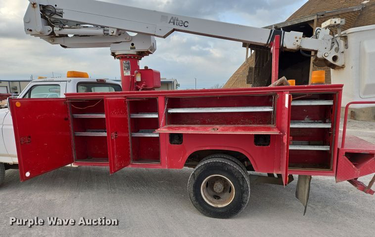 image for item EL5535 1997 Ford F450 Super Duty bucket truck