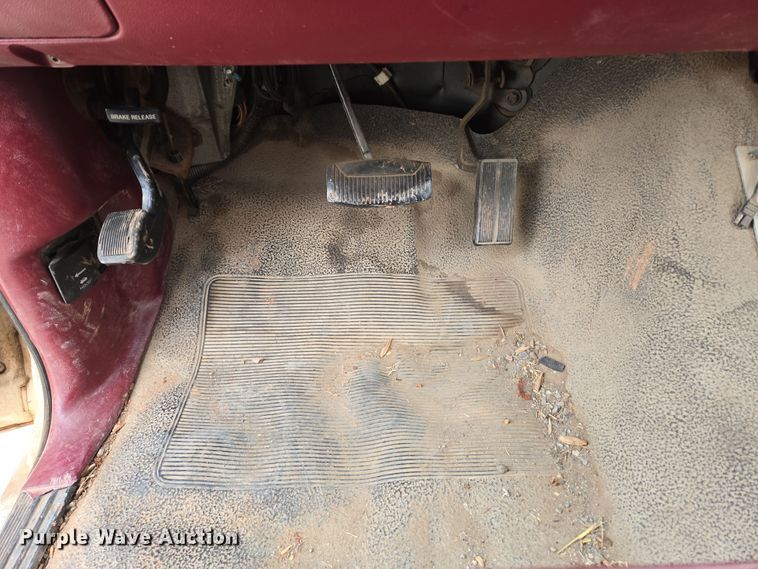 image for item EL5535 1997 Ford F450 Super Duty bucket truck