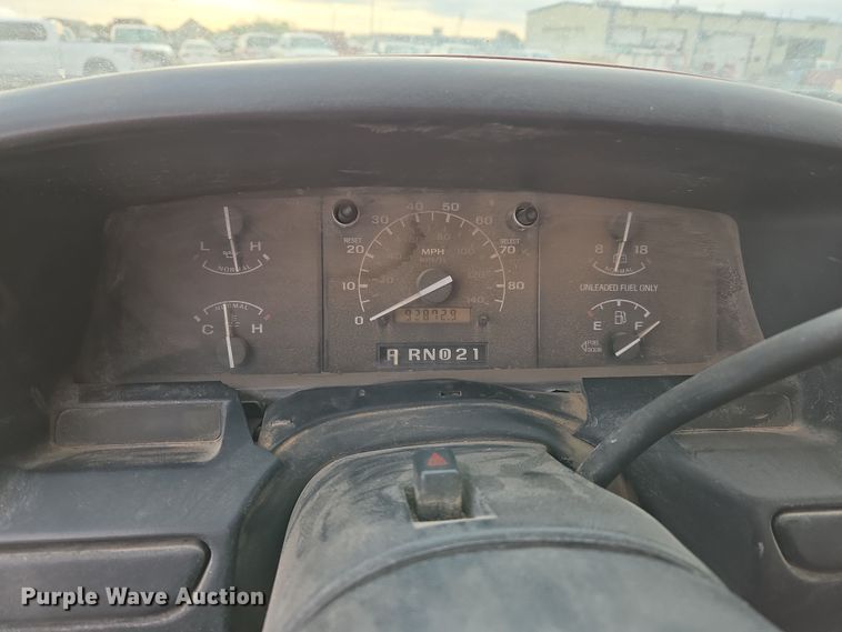 image for item EL5535 1997 Ford F450 Super Duty bucket truck