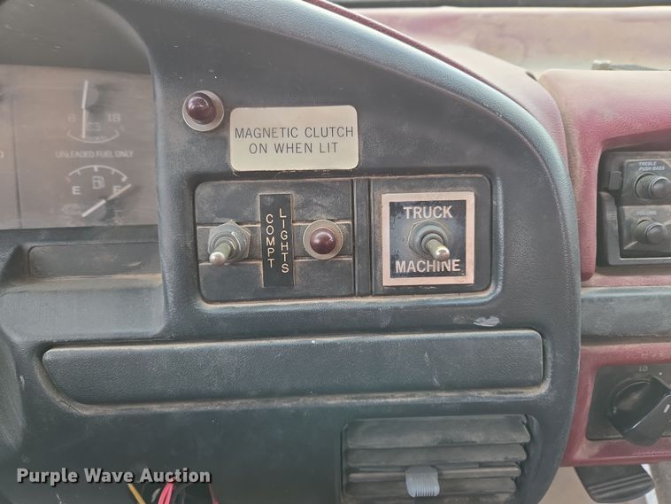 image for item EL5535 1997 Ford F450 Super Duty bucket truck