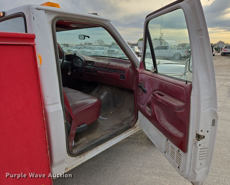 image for item EL5535 1997 Ford F450 Super Duty bucket truck