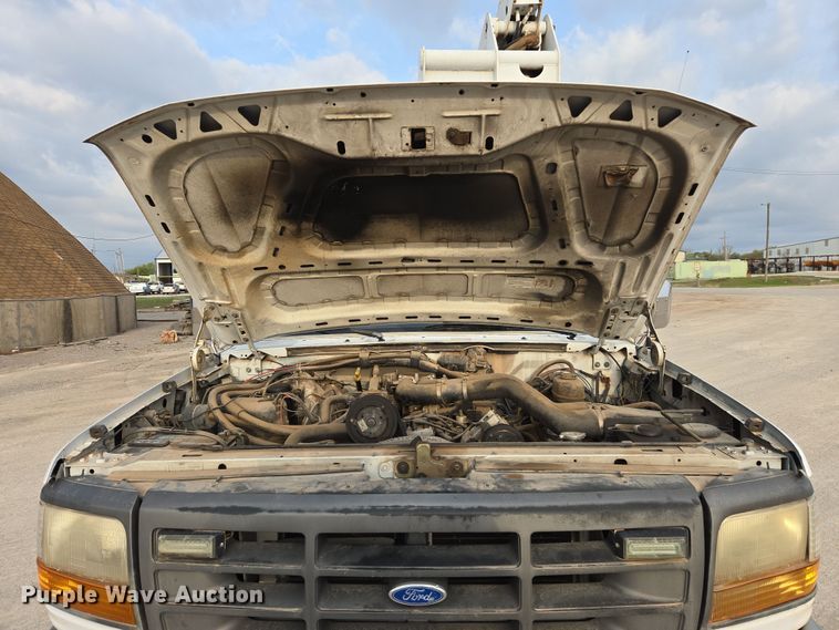 image for item EL5535 1997 Ford F450 Super Duty bucket truck