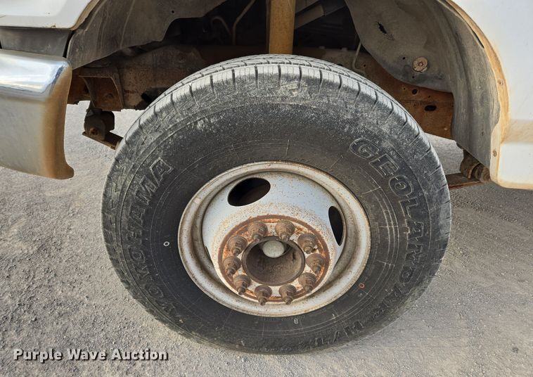 image for item EL5535 1997 Ford F450 Super Duty bucket truck