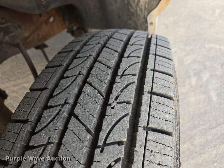 image for item EL5535 1997 Ford F450 Super Duty bucket truck