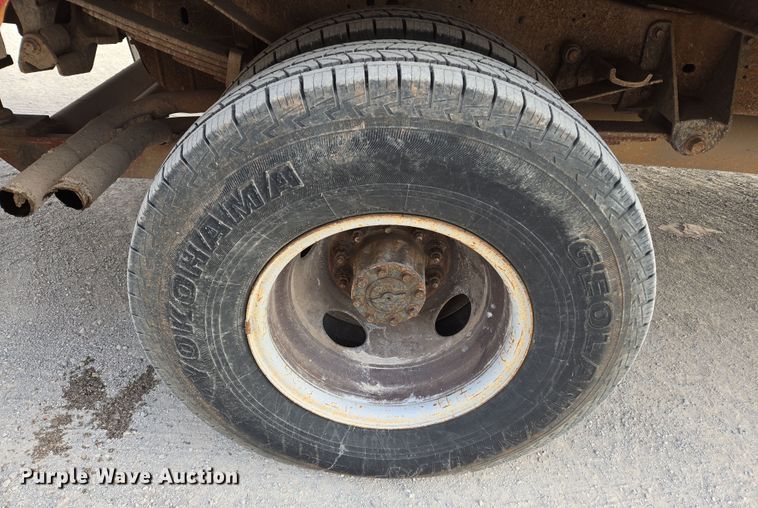 image for item EL5535 1997 Ford F450 Super Duty bucket truck