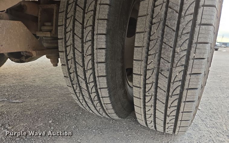 image for item EL5535 1997 Ford F450 Super Duty bucket truck