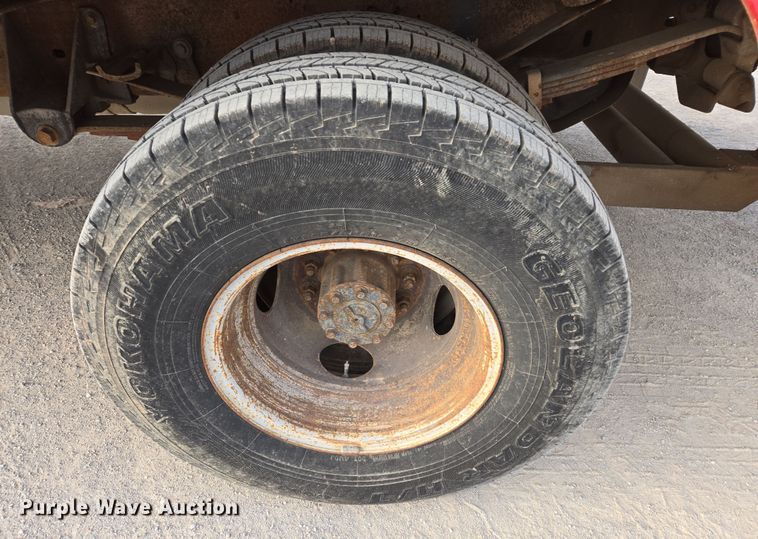 image for item EL5535 1997 Ford F450 Super Duty bucket truck