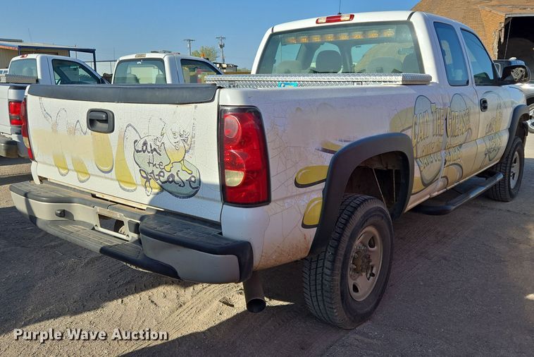 image for item EL5536 2006 Chevrolet Silverado 2500 Ext. Cab pickup truck