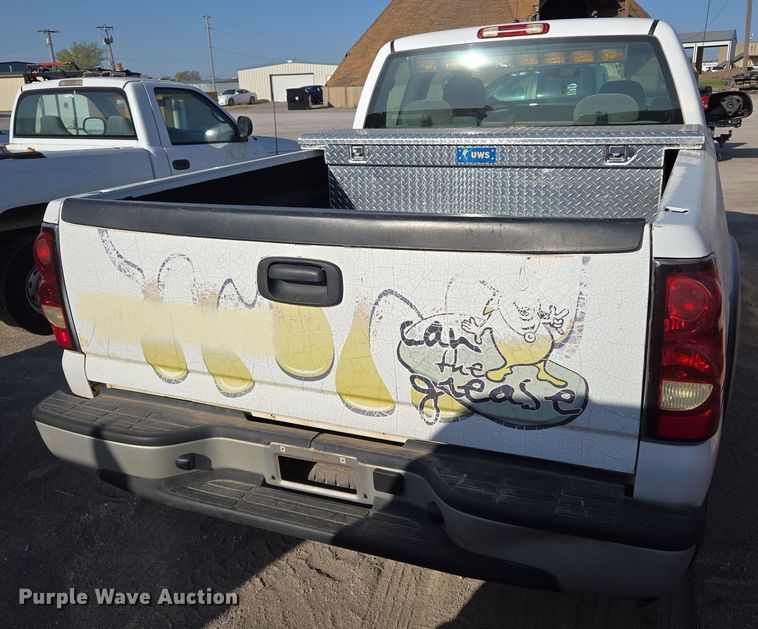 image for item EL5536 2006 Chevrolet Silverado 2500 Ext. Cab pickup truck