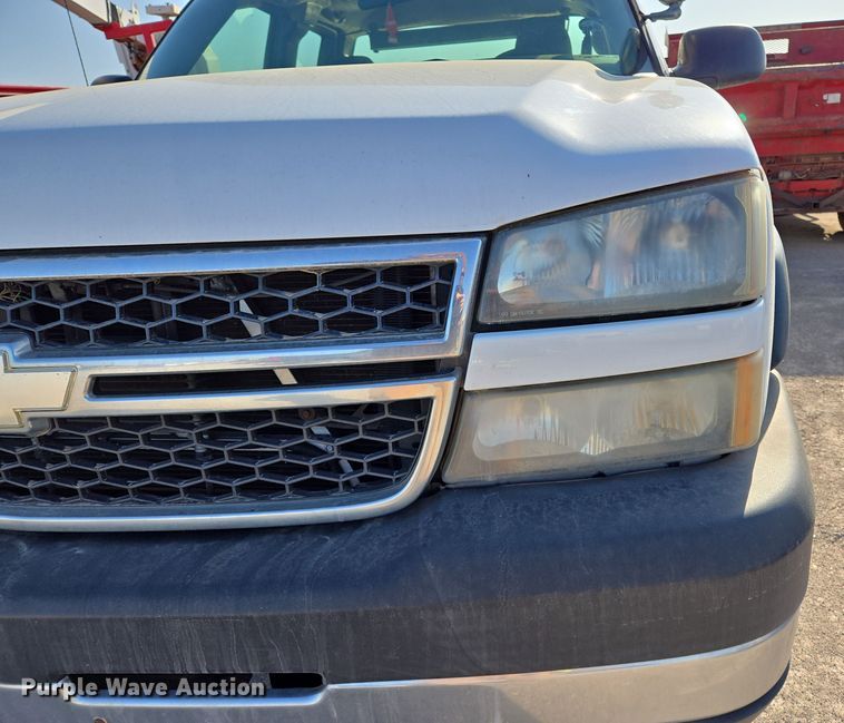 image for item EL5536 2006 Chevrolet Silverado 2500 Ext. Cab pickup truck