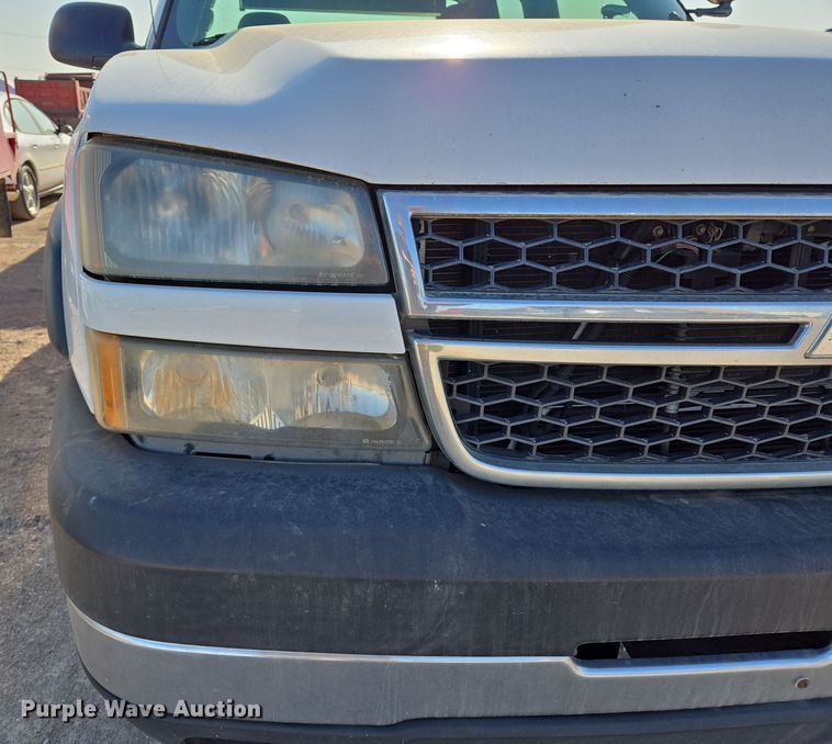 image for item EL5536 2006 Chevrolet Silverado 2500 Ext. Cab pickup truck