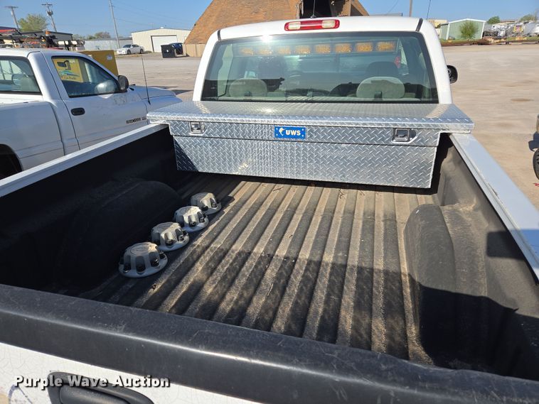 image for item EL5536 2006 Chevrolet Silverado 2500 Ext. Cab pickup truck