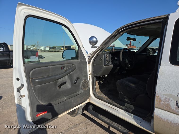 image for item EL5536 2006 Chevrolet Silverado 2500 Ext. Cab pickup truck