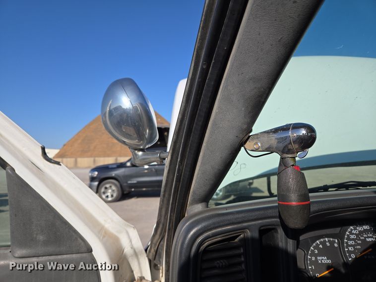 image for item EL5536 2006 Chevrolet Silverado 2500 Ext. Cab pickup truck