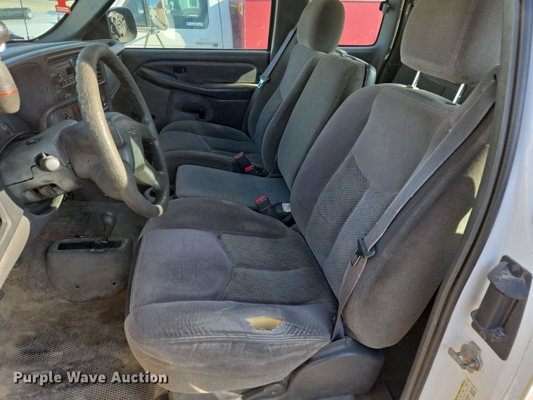 image for item EL5536 2006 Chevrolet Silverado 2500 Ext. Cab pickup truck