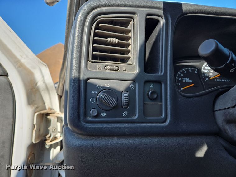 image for item EL5536 2006 Chevrolet Silverado 2500 Ext. Cab pickup truck