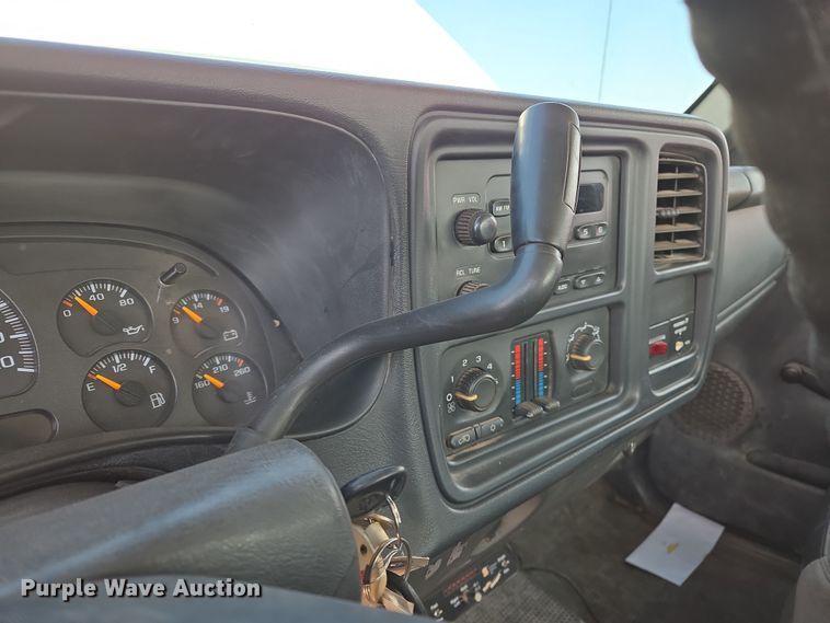 image for item EL5536 2006 Chevrolet Silverado 2500 Ext. Cab pickup truck