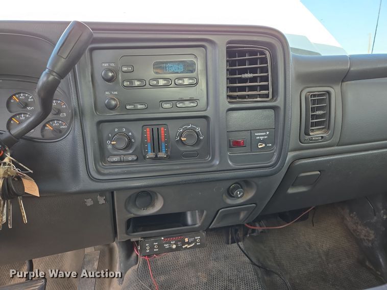 image for item EL5536 2006 Chevrolet Silverado 2500 Ext. Cab pickup truck