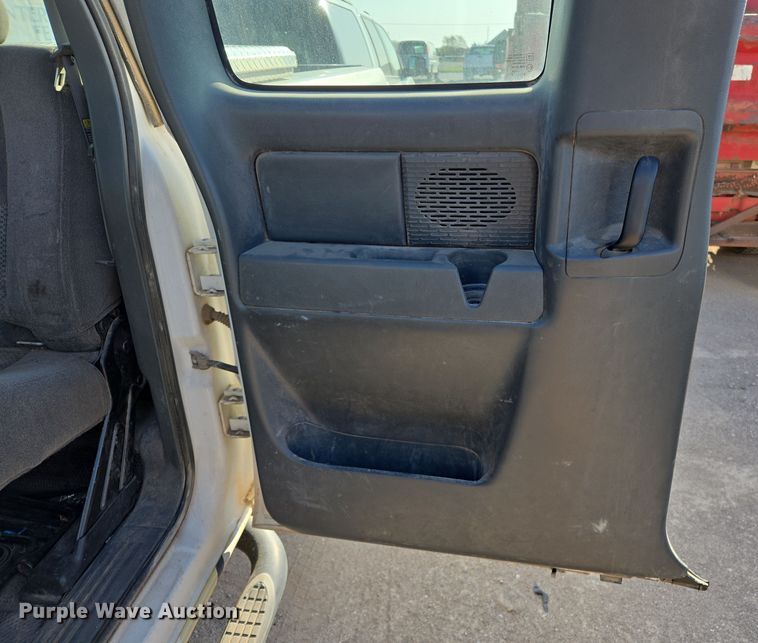 image for item EL5536 2006 Chevrolet Silverado 2500 Ext. Cab pickup truck