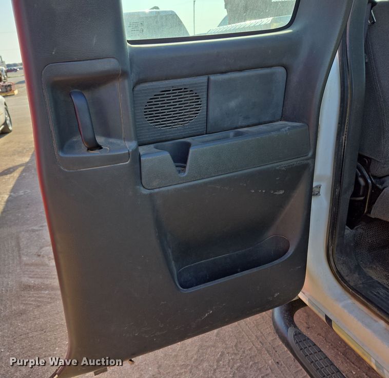 image for item EL5536 2006 Chevrolet Silverado 2500 Ext. Cab pickup truck