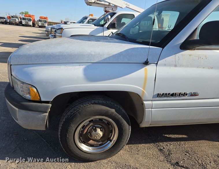 image for item EL5537 1998 Dodge Ram 1500 pickup truck