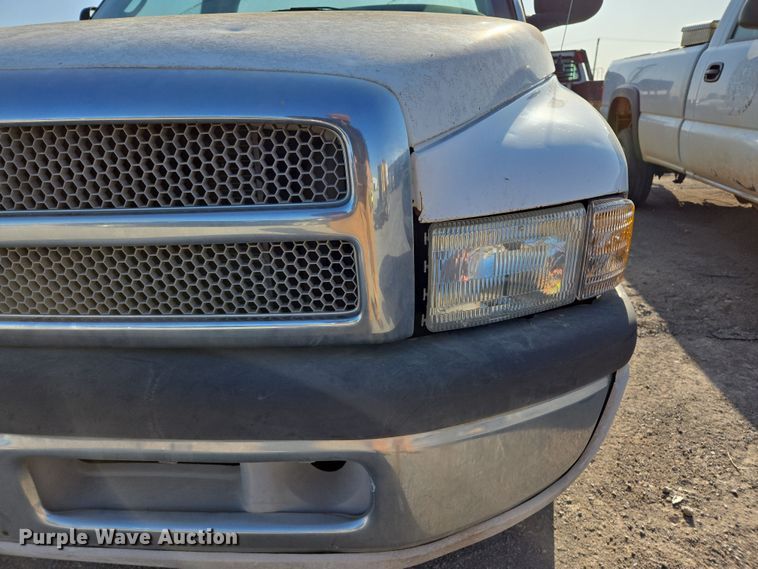 image for item EL5537 1998 Dodge Ram 1500 pickup truck