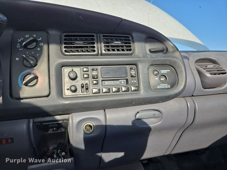 image for item EL5537 1998 Dodge Ram 1500 pickup truck