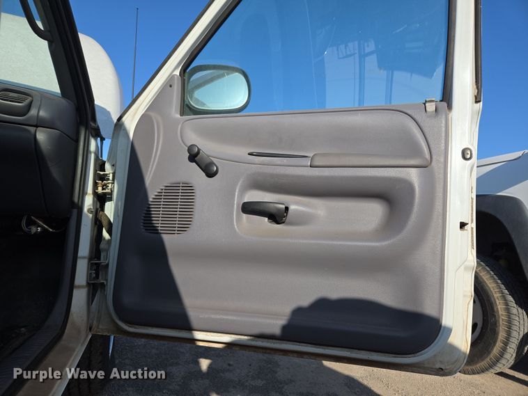 image for item EL5537 1998 Dodge Ram 1500 pickup truck