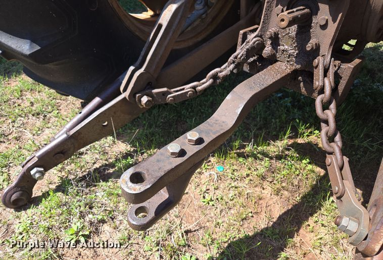 image for item EL5549 1992 Massey Ferguson 375 tractor