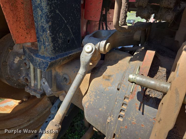 image for item EL5549 1992 Massey Ferguson 375 tractor