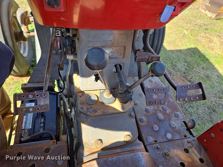 image for item EL5549 1992 Massey Ferguson 375 tractor