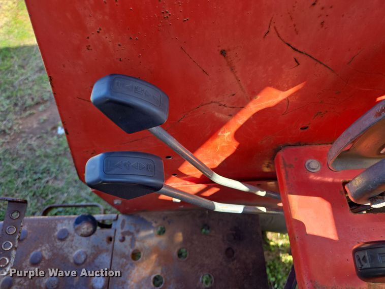 image for item EL5549 1992 Massey Ferguson 375 tractor