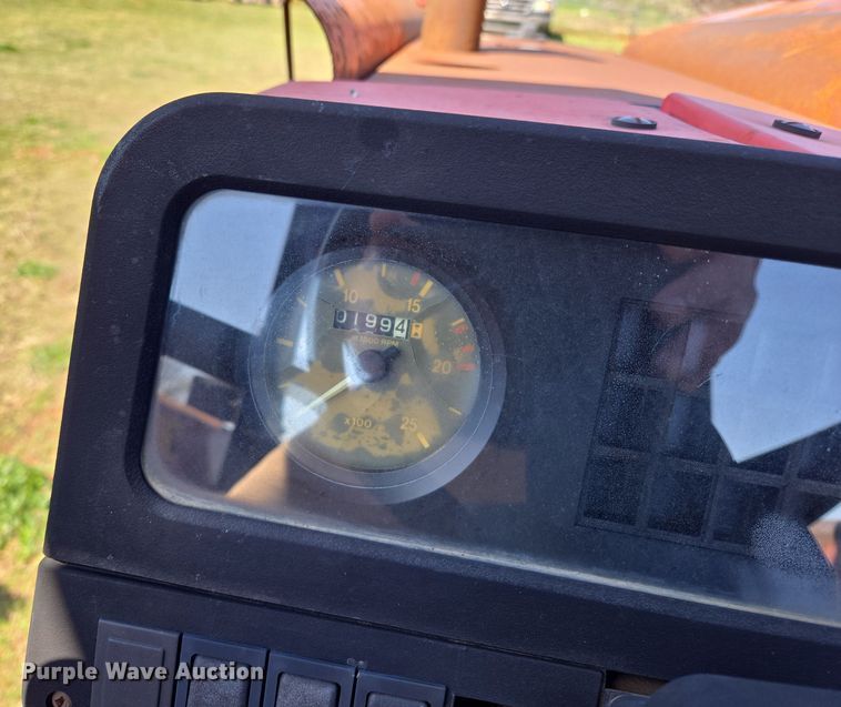 image for item EL5549 1992 Massey Ferguson 375 tractor