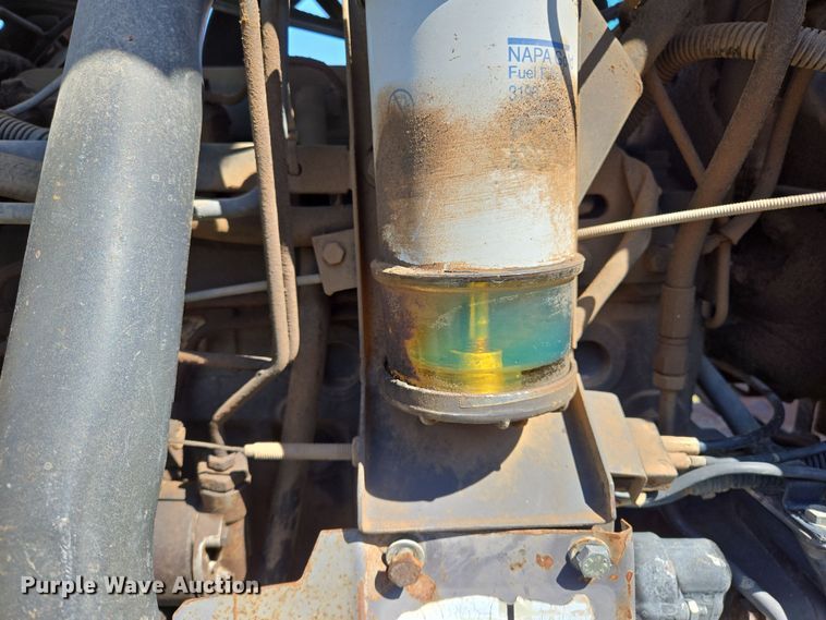 image for item EL5549 1992 Massey Ferguson 375 tractor