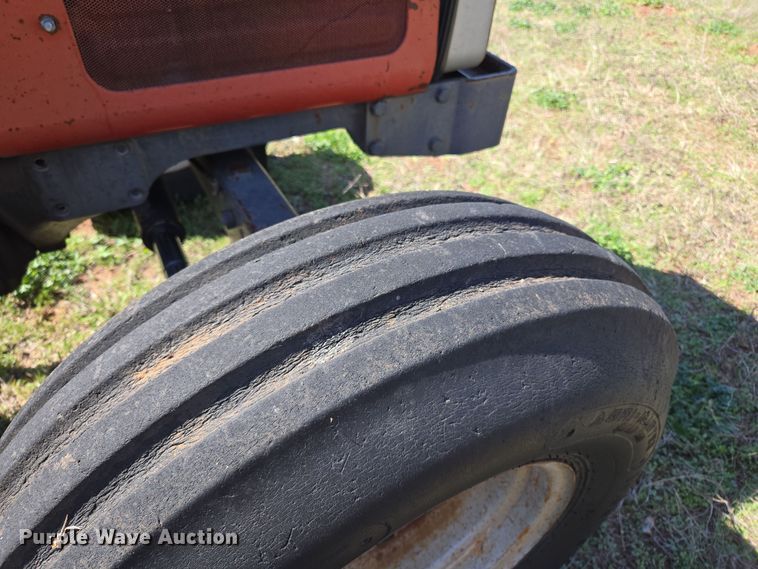 image for item EL5549 1992 Massey Ferguson 375 tractor